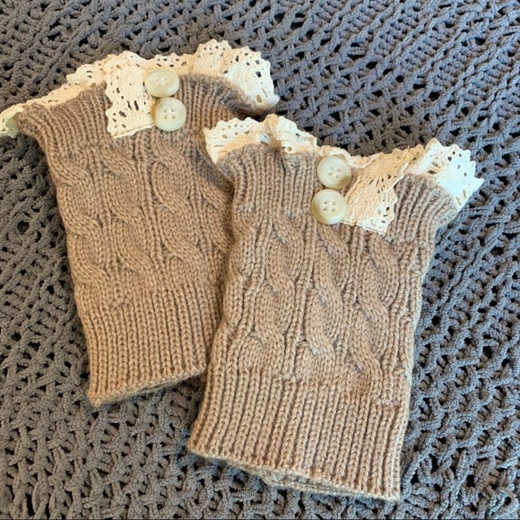 Adorable sweater crochet knit boot / leg warmers - Picture 1 of 3